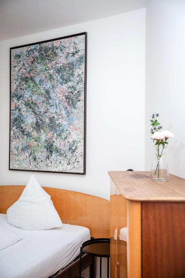 Kuenstlerzimmer Im Kulturhaus Haeselburg Gera Luaran gambar