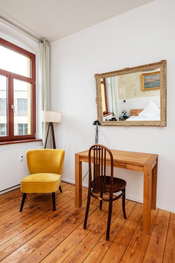 Kuenstlerzimmer Im Kulturhaus Haeselburg Gera Luaran gambar