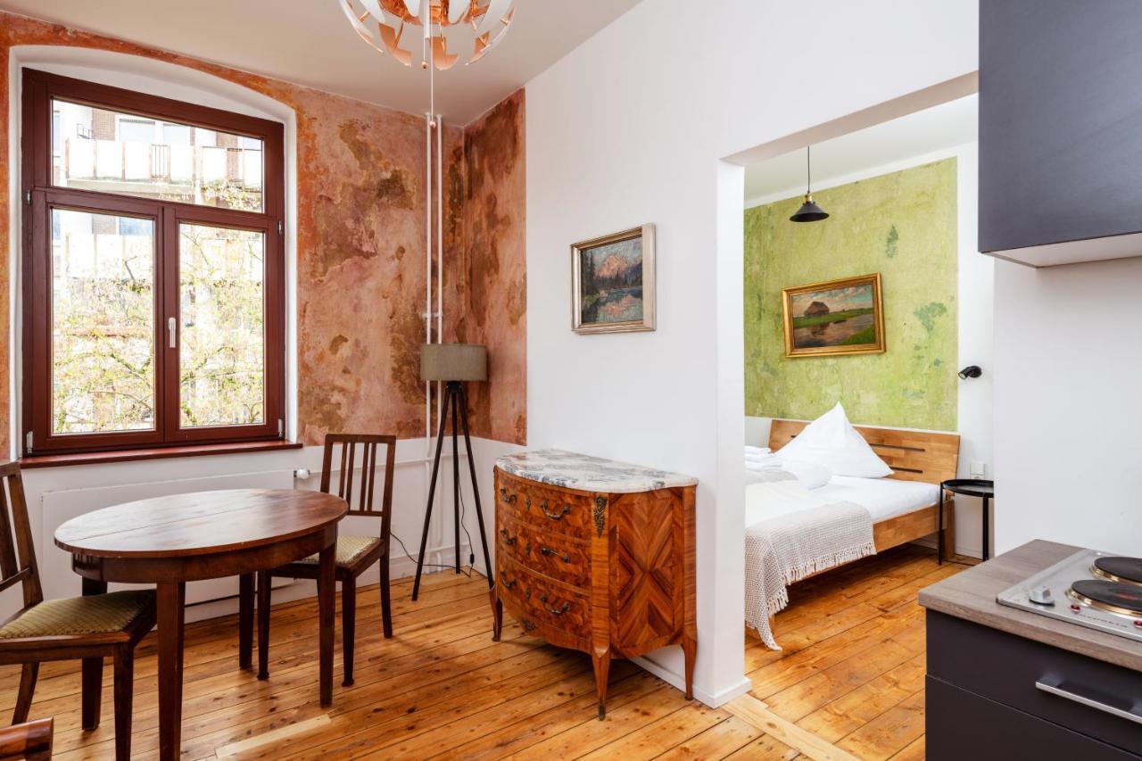 Kuenstlerzimmer Im Kulturhaus Haeselburg Gera Luaran gambar