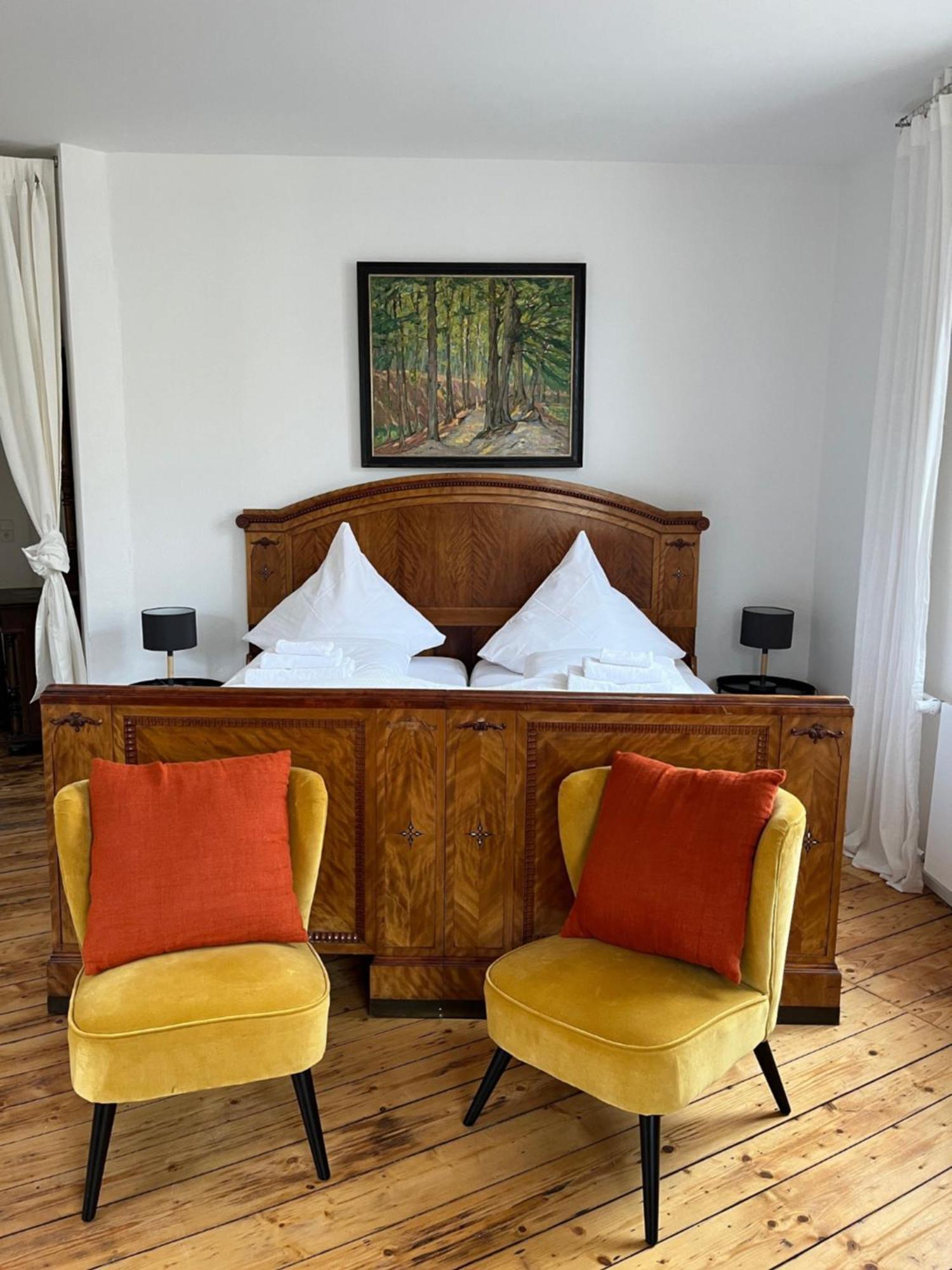 Kuenstlerzimmer Im Kulturhaus Haeselburg Gera Luaran gambar