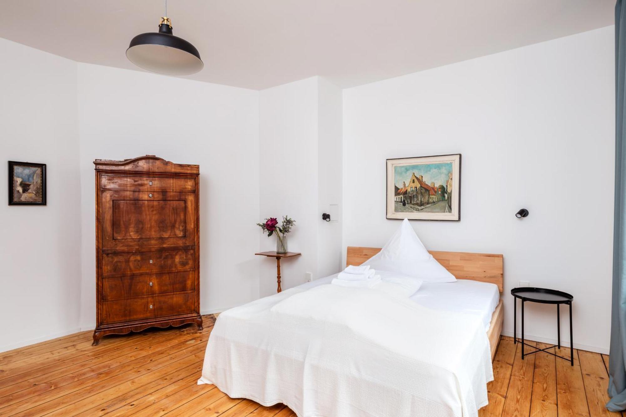 Kuenstlerzimmer Im Kulturhaus Haeselburg Gera Luaran gambar