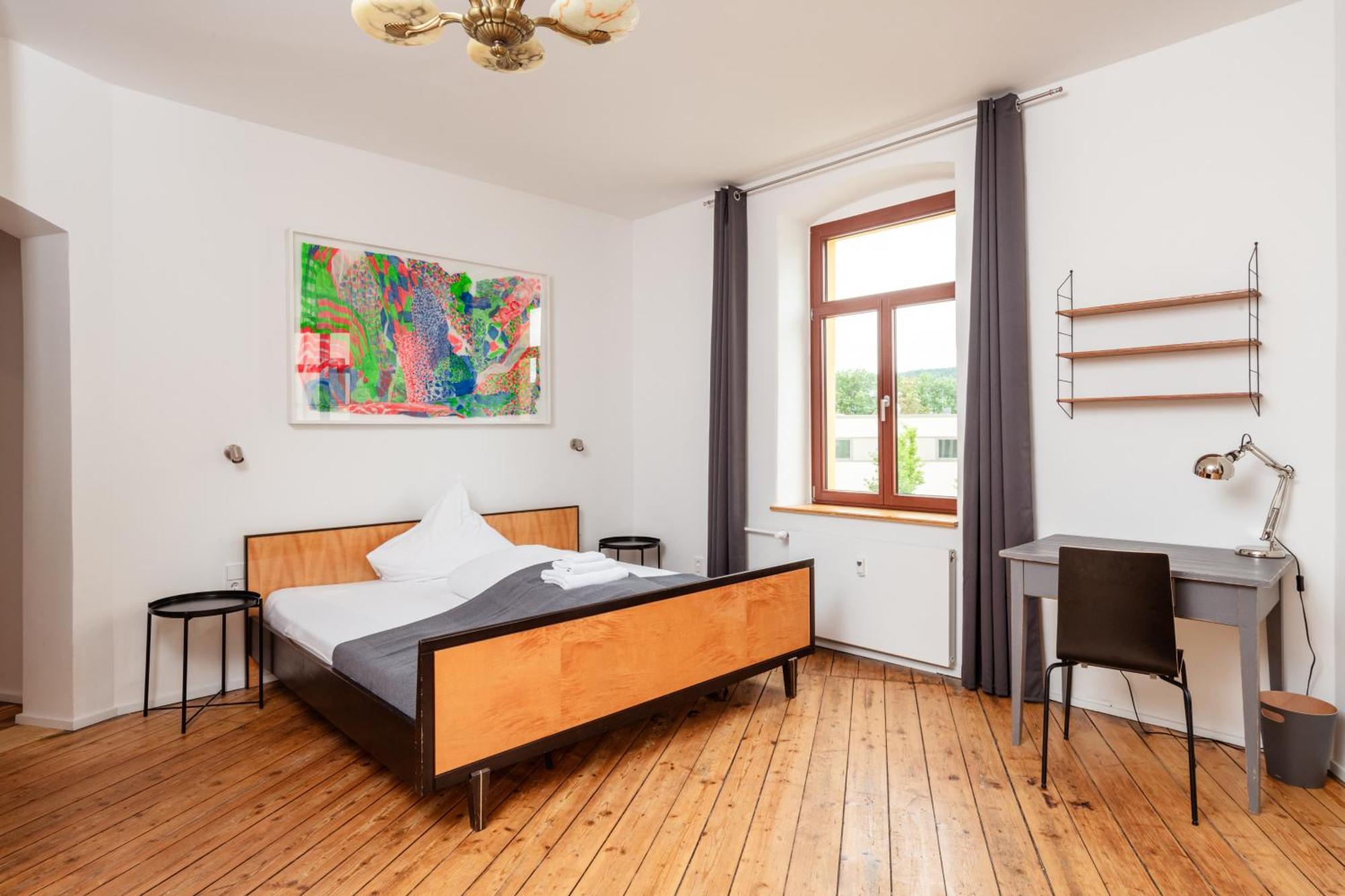 Kuenstlerzimmer Im Kulturhaus Haeselburg Gera Luaran gambar