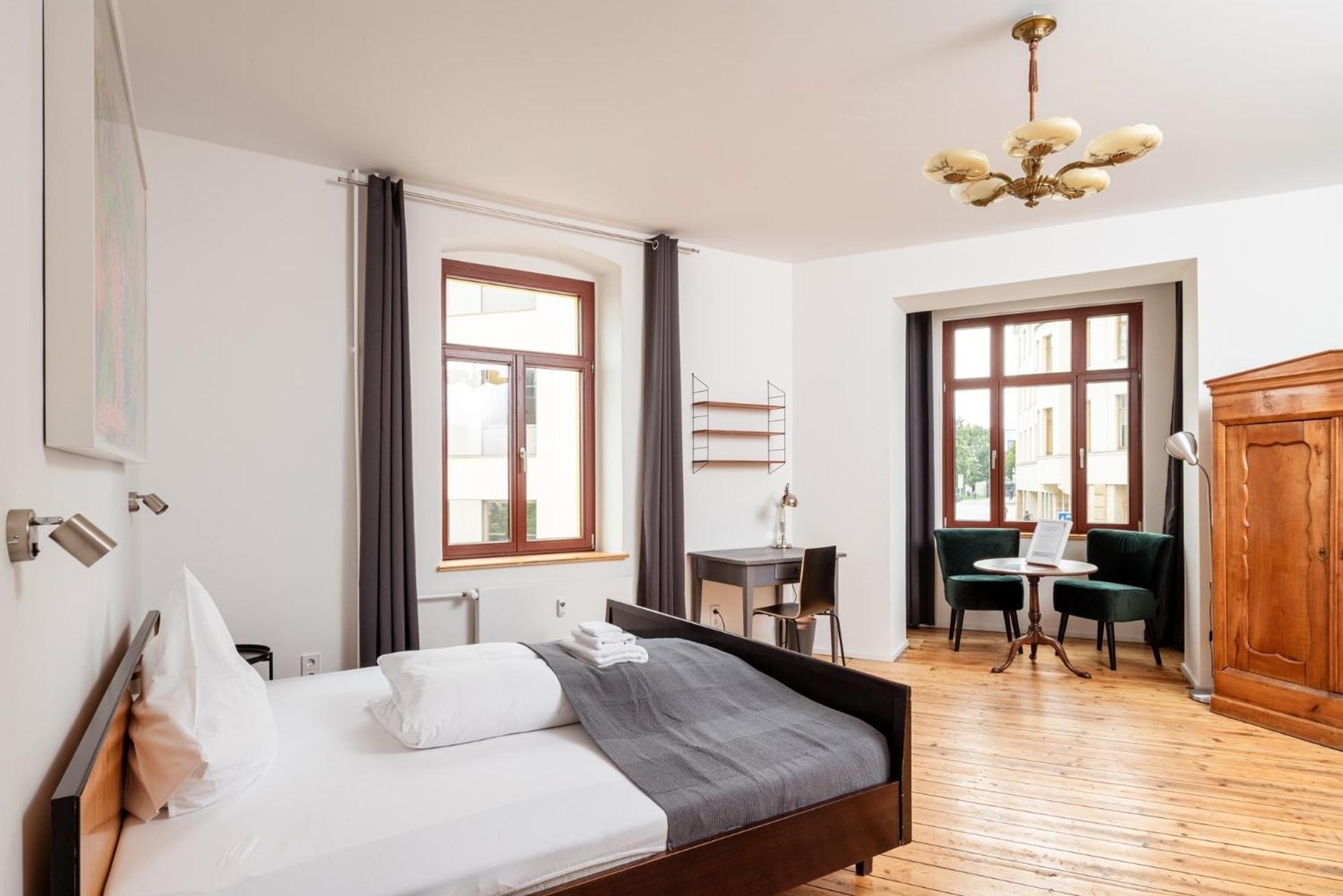 Kuenstlerzimmer Im Kulturhaus Haeselburg Gera Luaran gambar