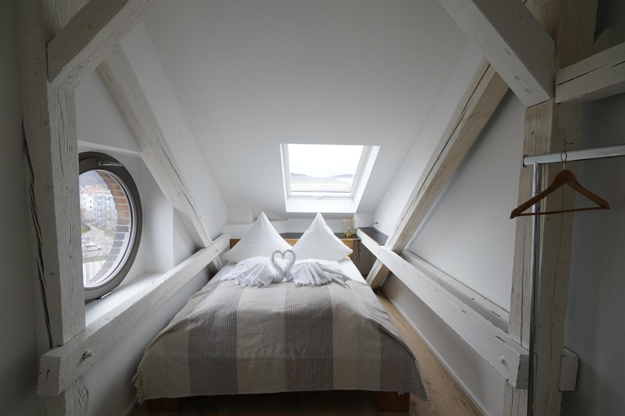 Kuenstlerzimmer Im Kulturhaus Haeselburg Gera Luaran gambar
