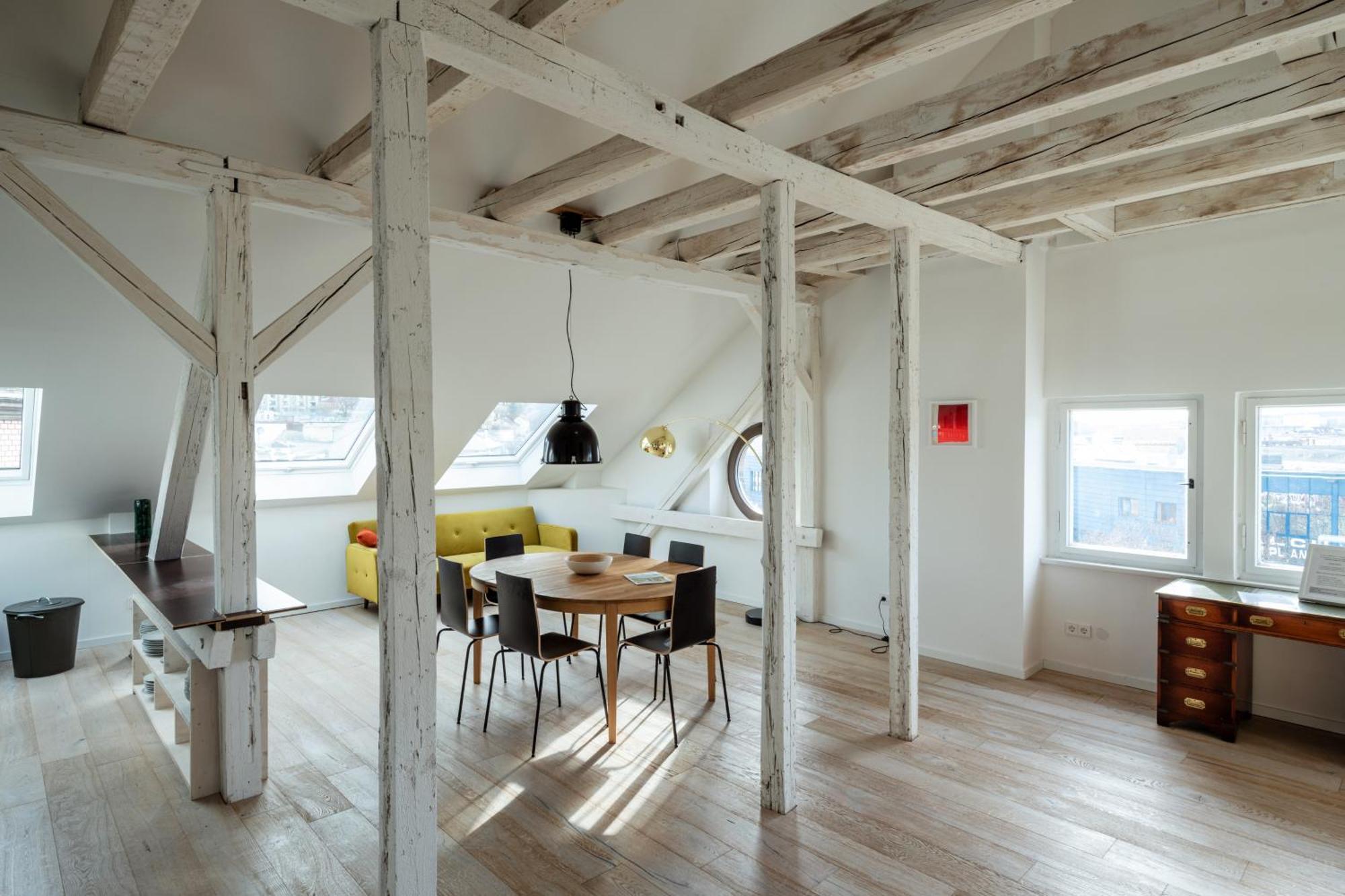 Kuenstlerzimmer Im Kulturhaus Haeselburg Gera Luaran gambar