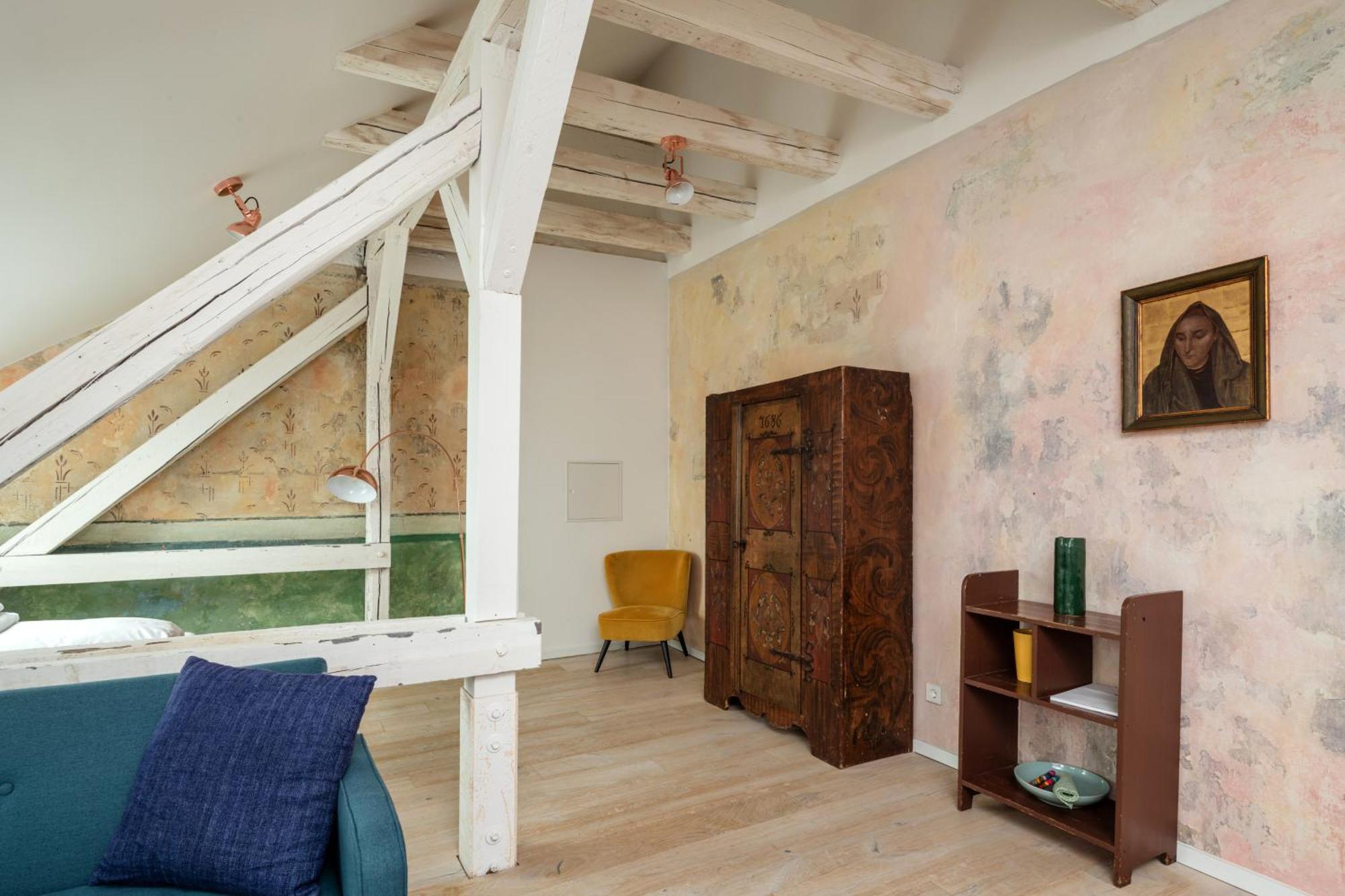 Kuenstlerzimmer Im Kulturhaus Haeselburg Gera Bilik gambar